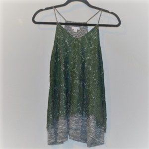 Xhilaration top, size small